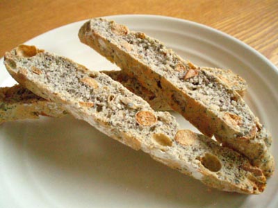 炒り大豆と黒ごまの和風ビスコッティー